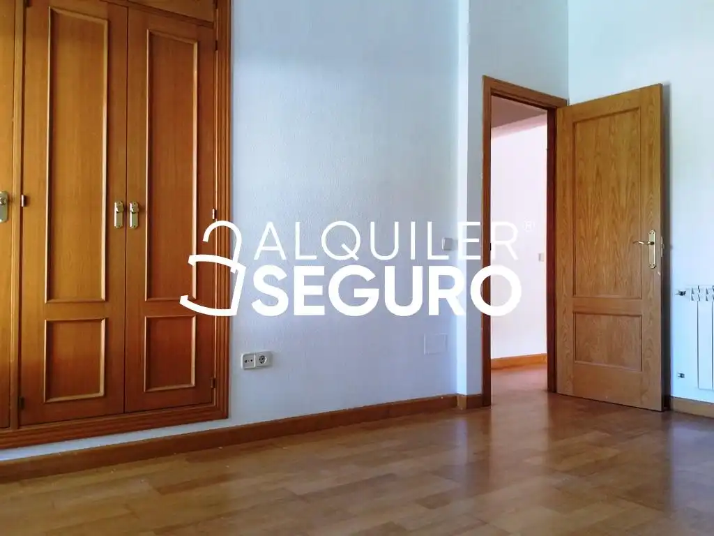 Habitación de Casa o chalet de alquiler en Colmenar Viejo con Calefacción, Terraza y Amueblado