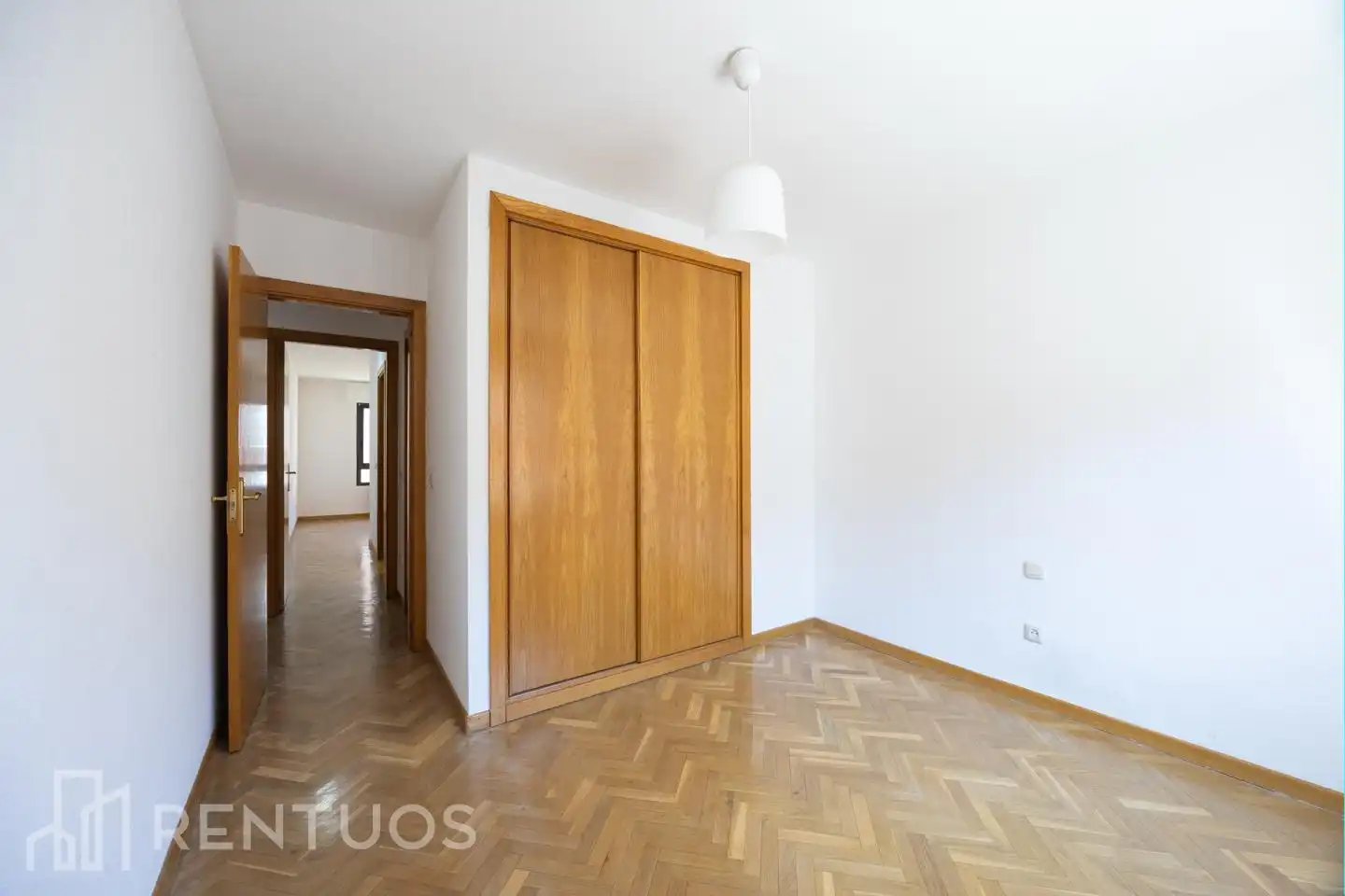 Bedroom of Flat for rent in Madrid  with Air Conditioner, Heating and Parquet flooring