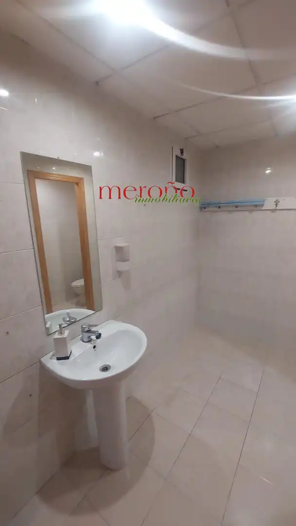 Baño de Nave industrial en venta en Elche / Elx