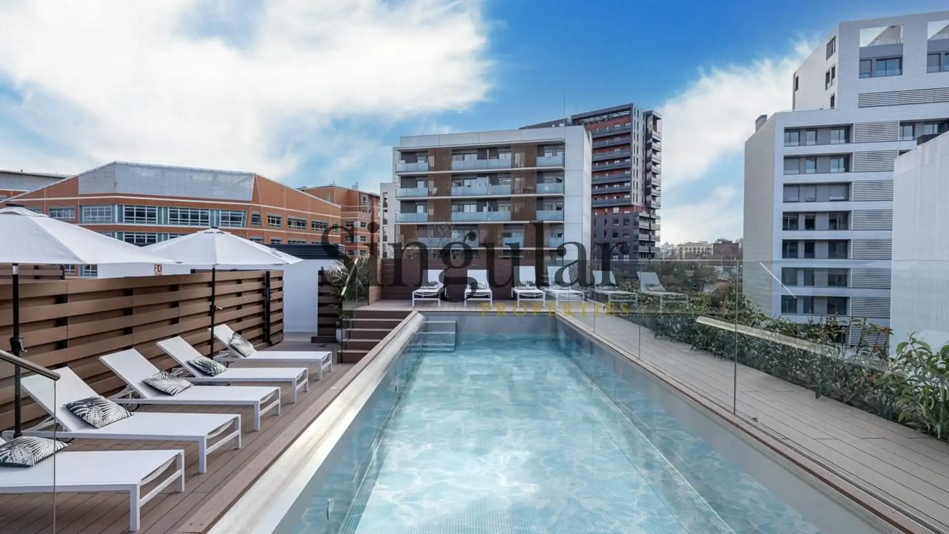 Swimming pool of Planta baja for sale in  Barcelona Capital  with Heating, Storage room and Community pool