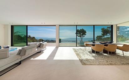 Sala d'estar de Casa o xalet en venda en Calvià amb Aire condicionat, Calefacció i Jardí privat
