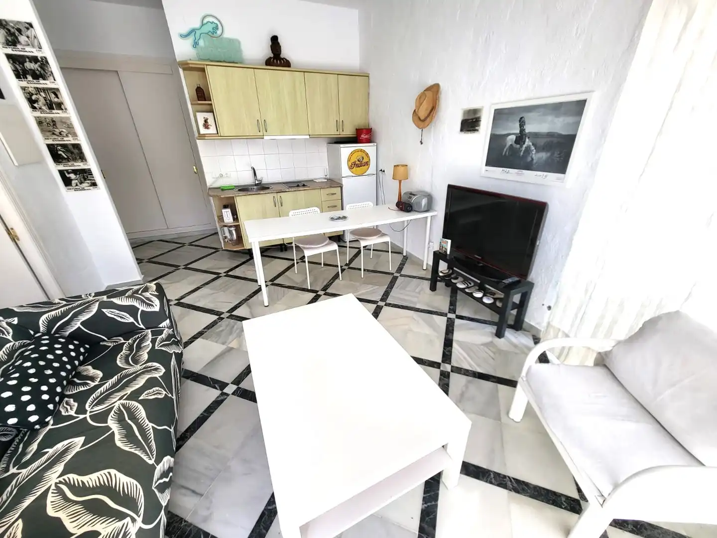 Sala d'estar de Local en venda en Estepona