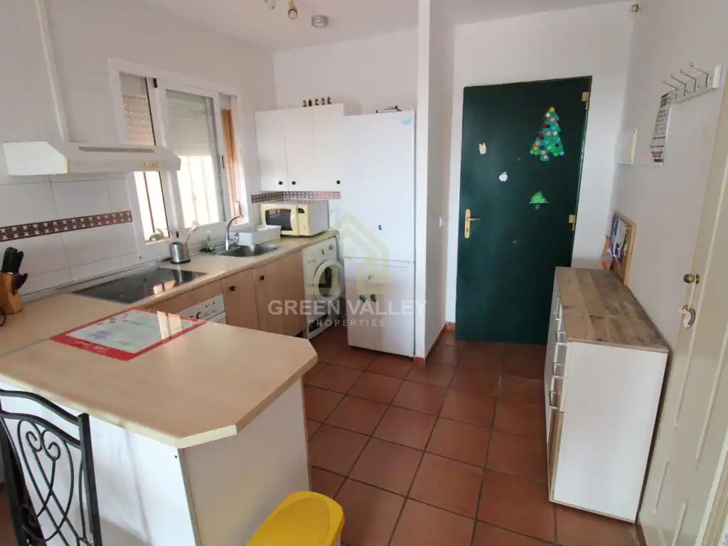 Küche von Wohnungen zum Verkauf in La Alcaidesa mit Klimaanlage, Terrasse und Schwimmbad