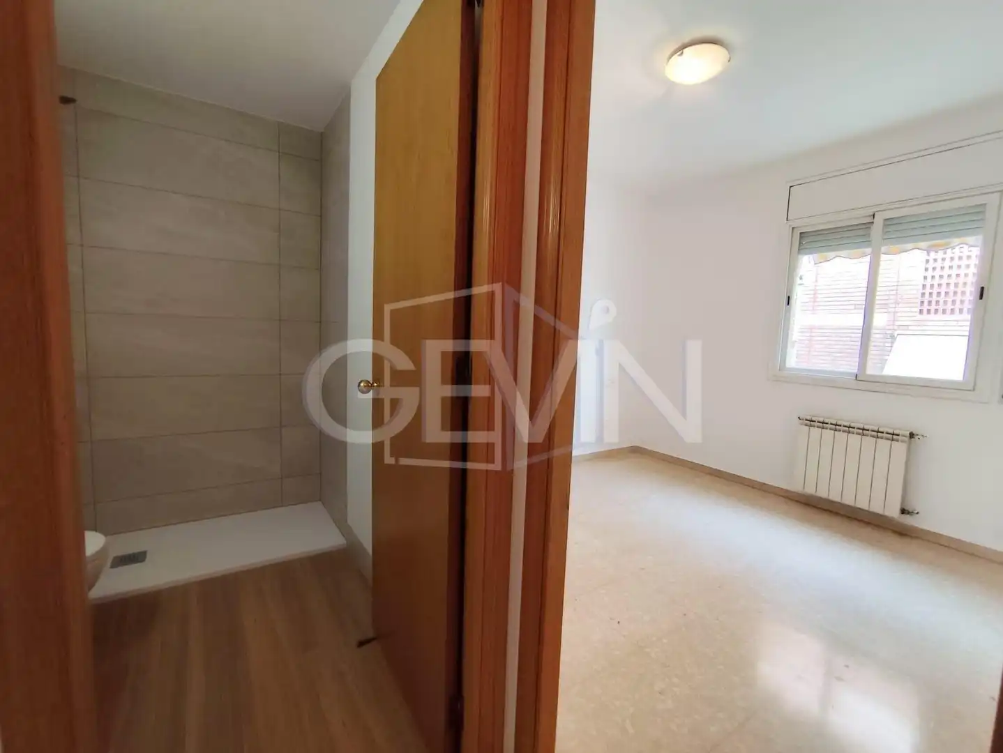 Habitación de Piso en venta en Santa Perpètua de Mogoda con Aire acondicionado, Trastero y Balcón