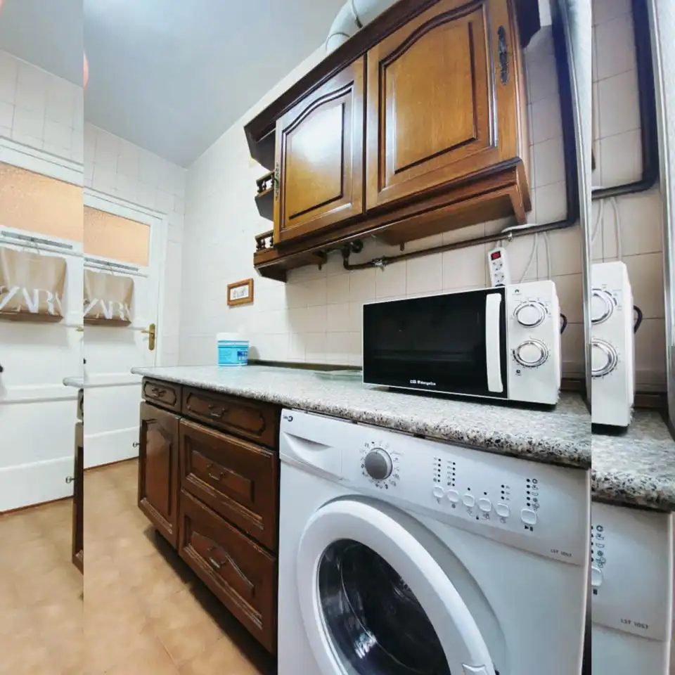 Cocina de Piso de alquiler en Madrid con Calefacción, Terraza y Amueblado