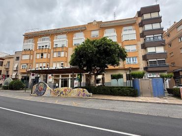 Piso con balcón en venta en Casco Urbano