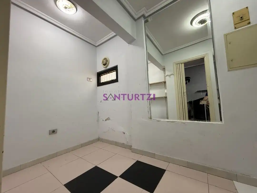 Schlafzimmer von Geschaftsraum zum Verkauf in Santurtzi 