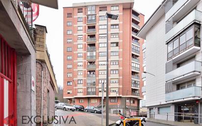 Exterior view of Flat for sale in Basauri   with Balcony