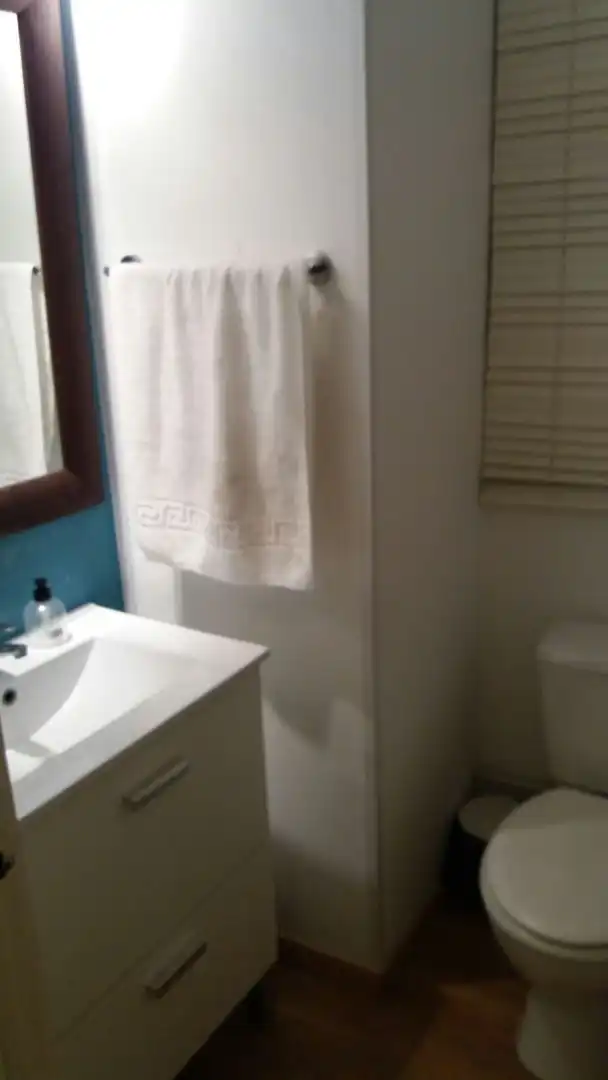 Badezimmer von Büro zur Miete in Palamós mit Klimaanlage und Möbliert
