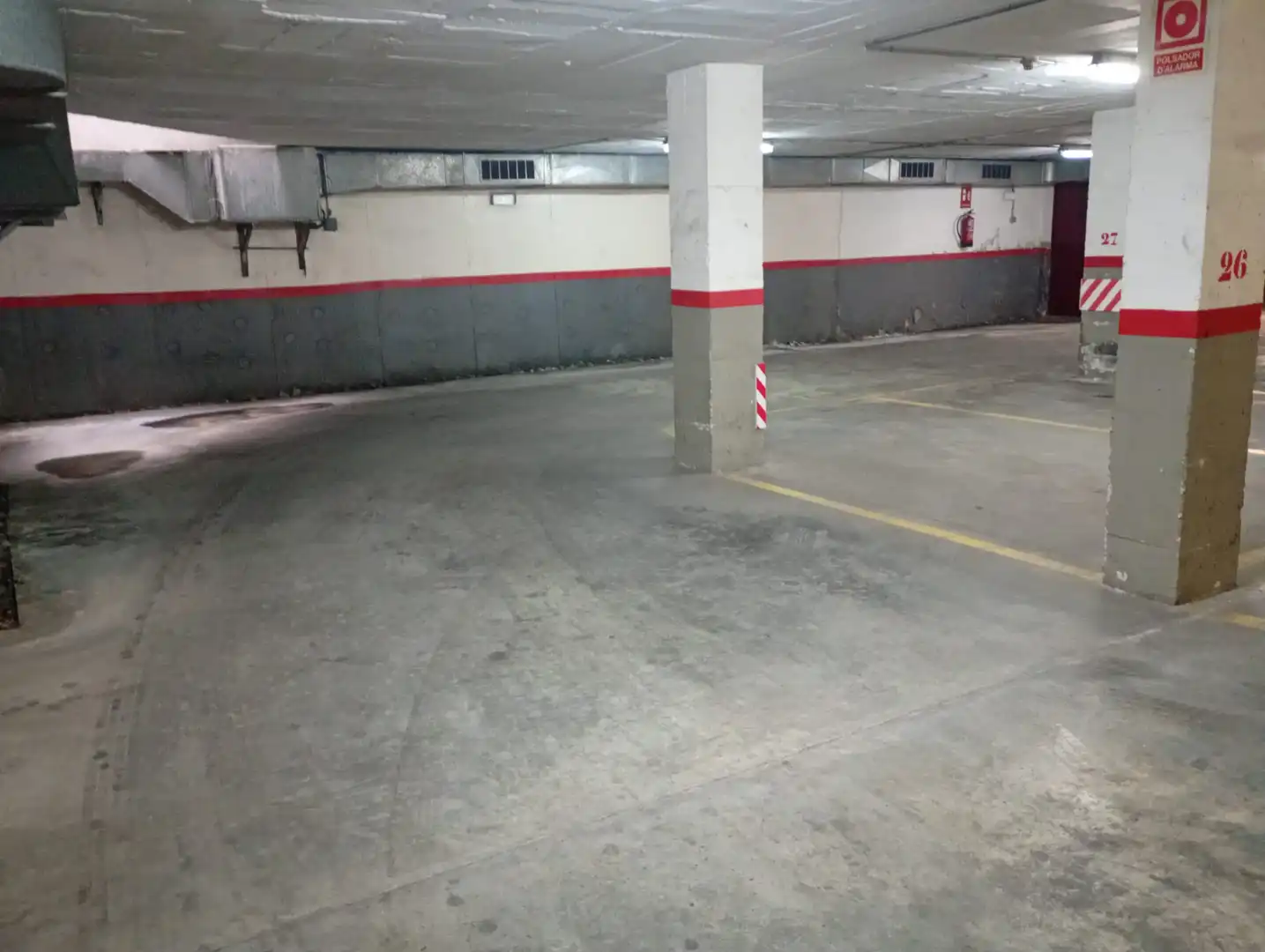 Parkplatz von Garage zur Miete in Sant Martí