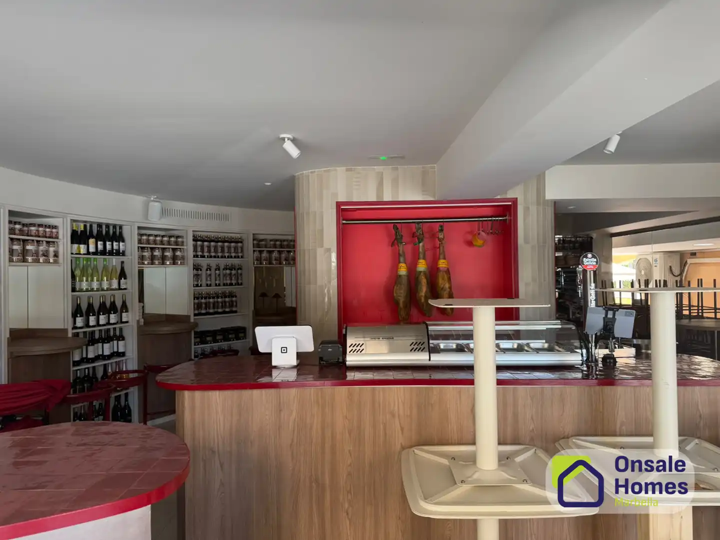 Local comercial en traspàs a Avenida Puerta del Mar, imagen 3