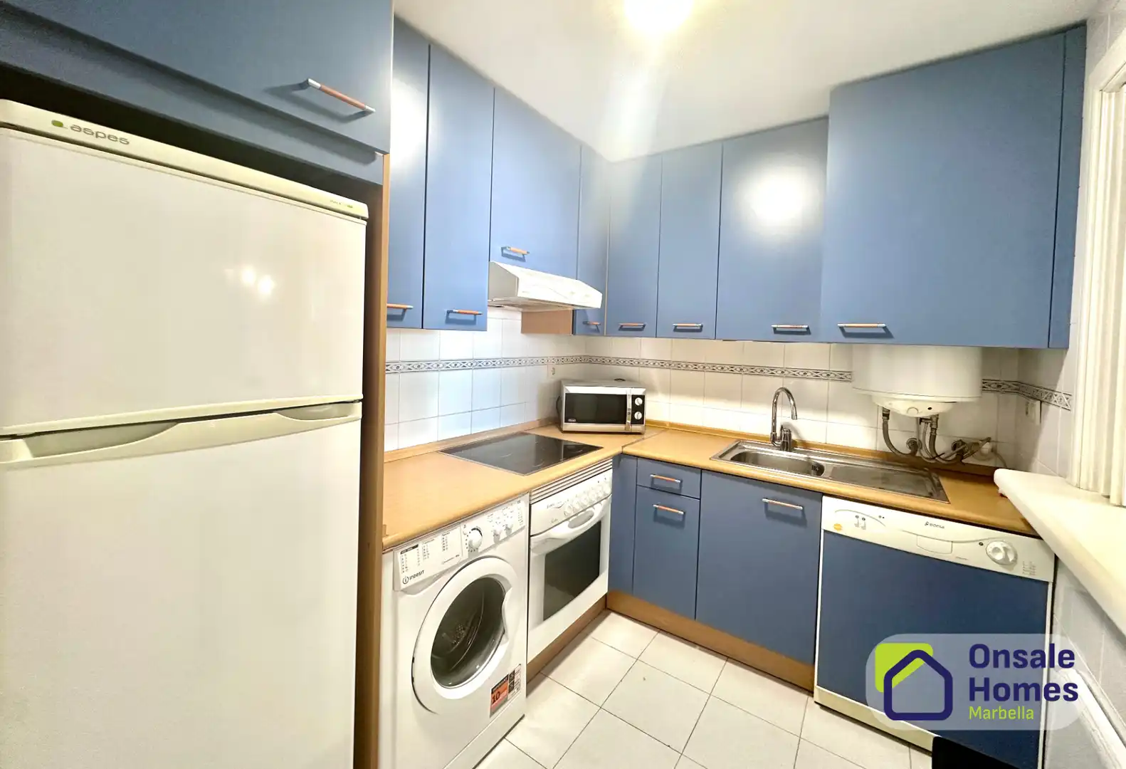 Cocina de Piso en venta en Marbella con Aire acondicionado, Terraza y Trastero