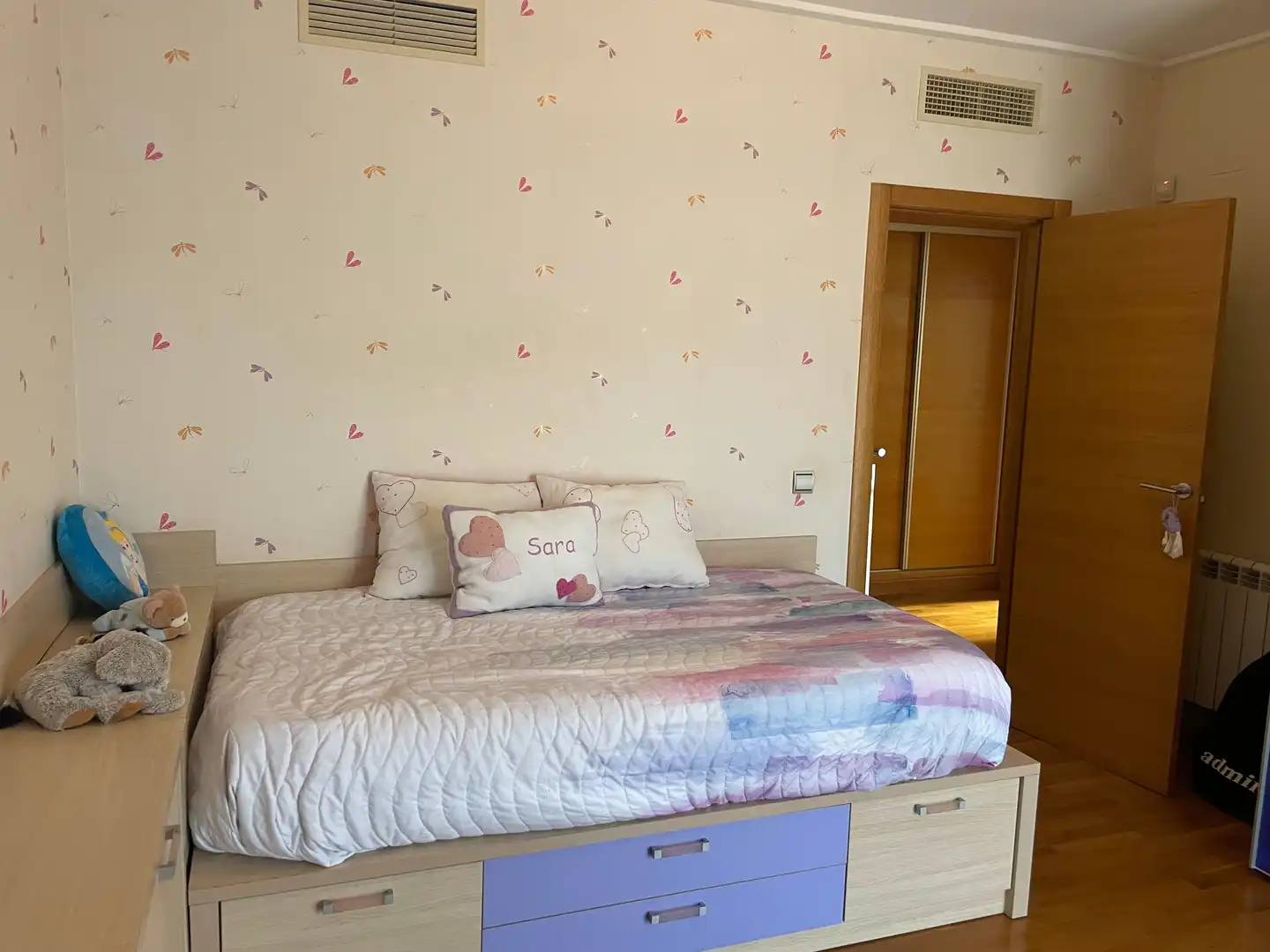Dormitori de Casa o xalet en venda en Orihuela amb Aire condicionat, Jardí privat i Parquet