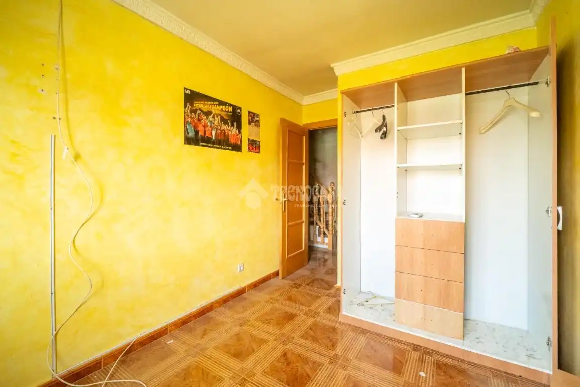 Dormitori de Casa adosada en venda en Arganda del Rey amb Calefacció