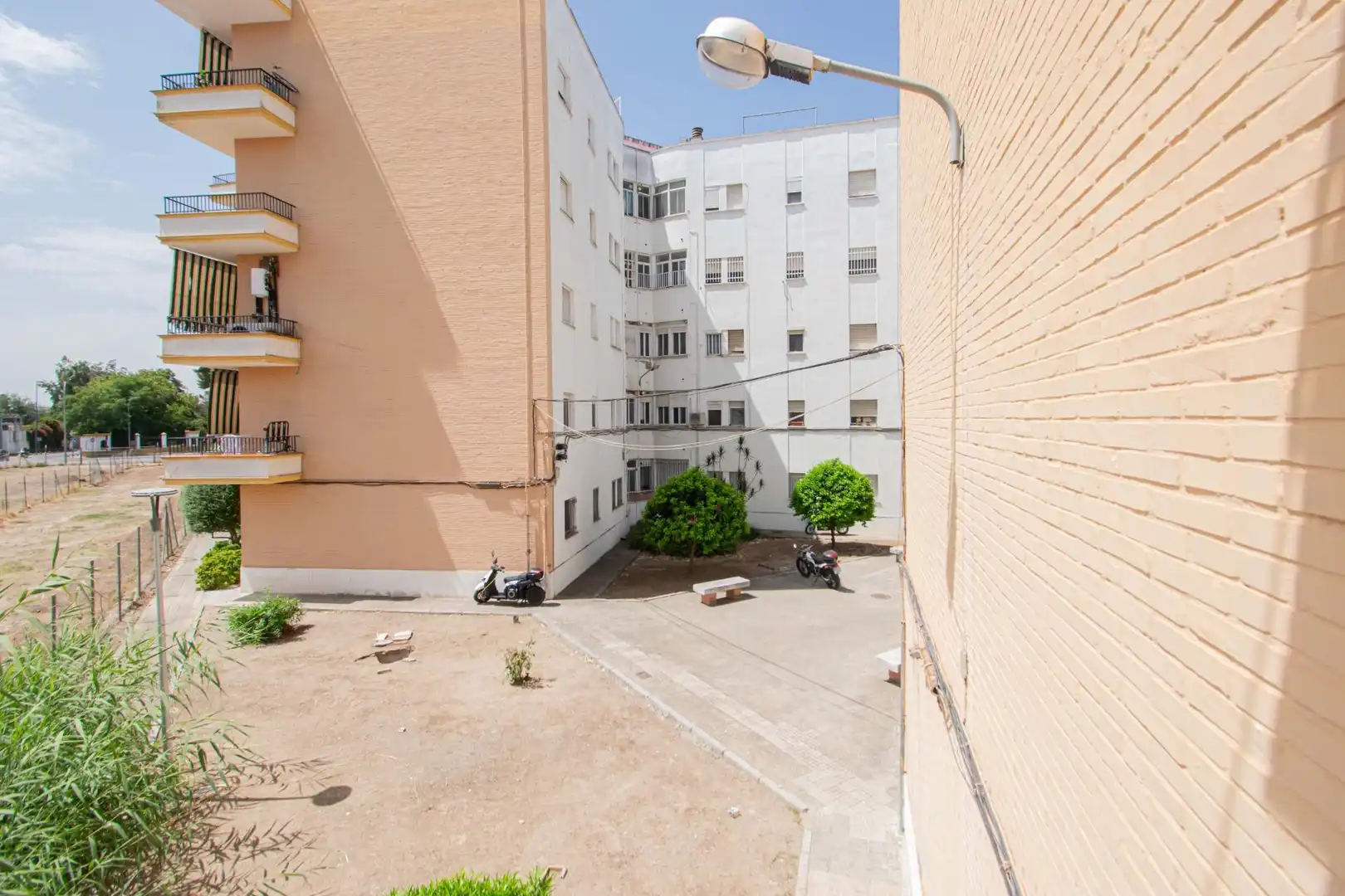 Vista exterior de Piso en venta en Sevilla con Terraza y Amueblado