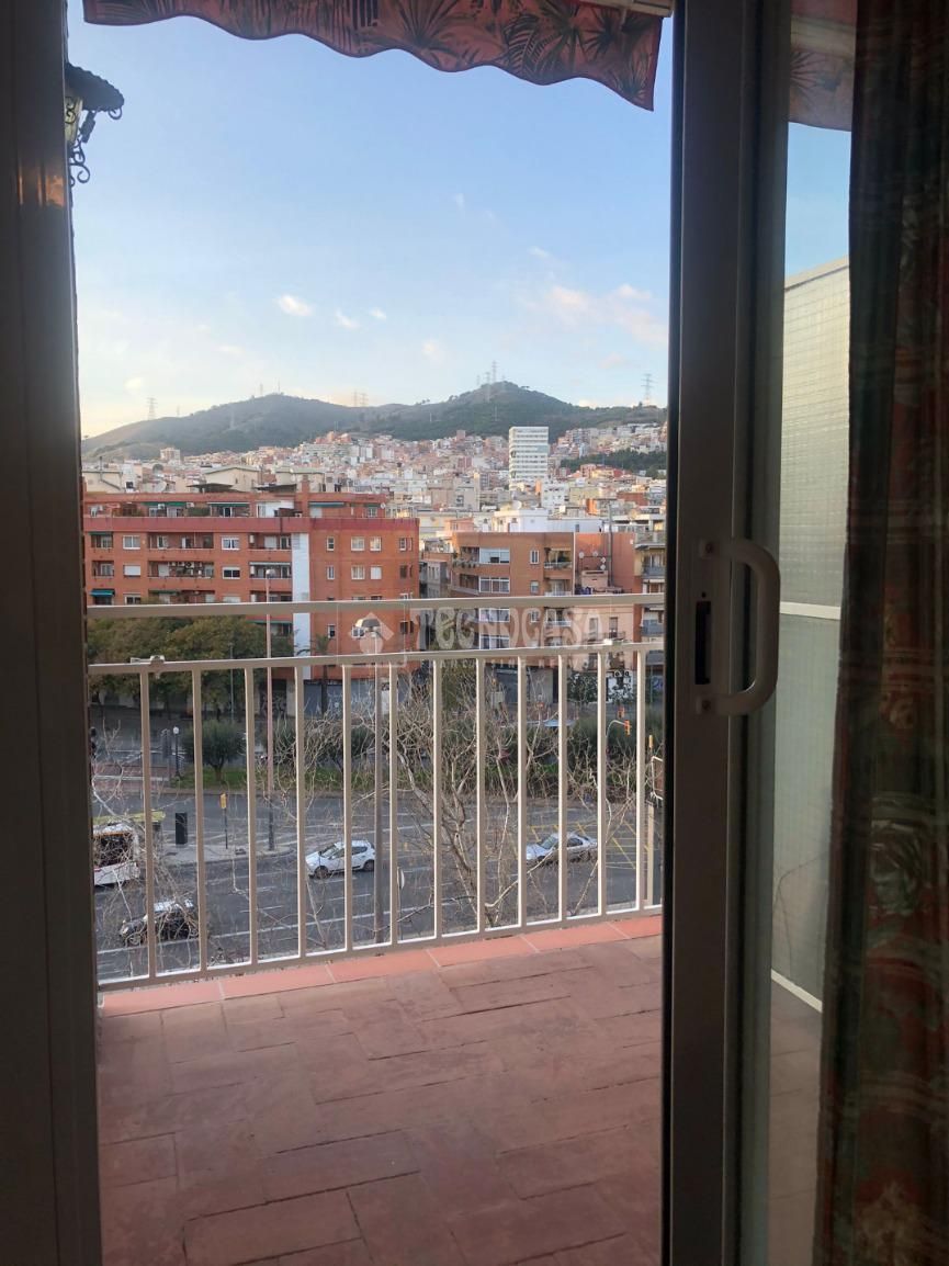 Vista exterior de Pis en venda en  Barcelona Capital amb Balcó