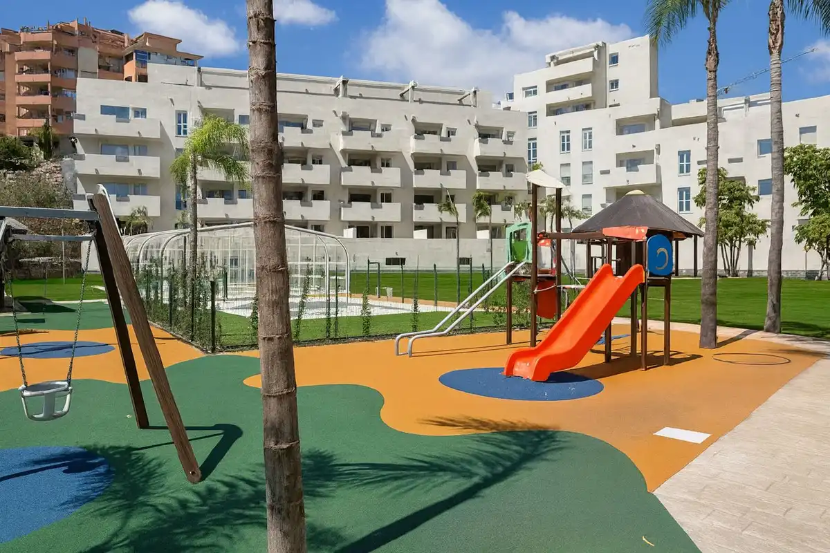Vista exterior de Dúplex en venda en Mijas amb Aire condicionat, Calefacció i Piscina