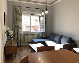 Living room of Flat to rent in  Madrid Capital  with Air Conditioner, Heating and Parquet flooring