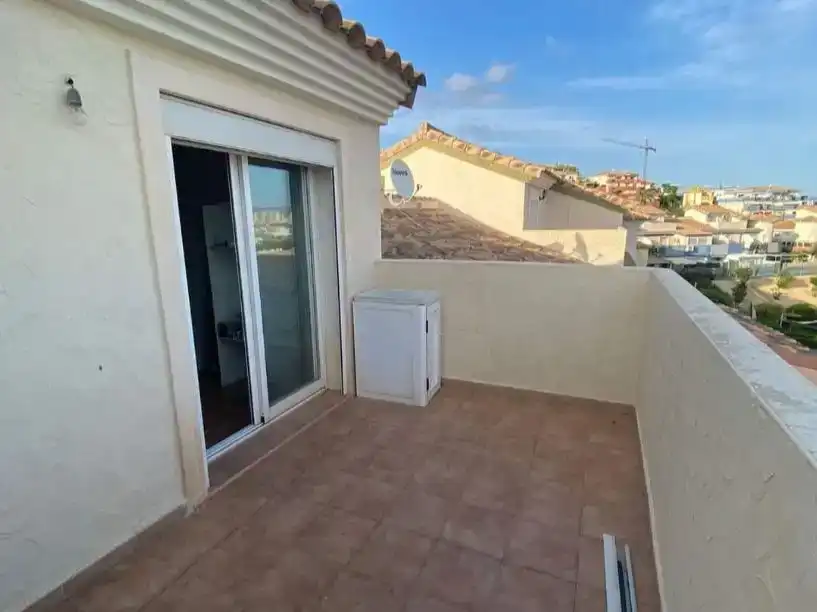 Terrassa de Pis en venda en Finestrat amb Aire condicionat, Jardí privat i Piscina
