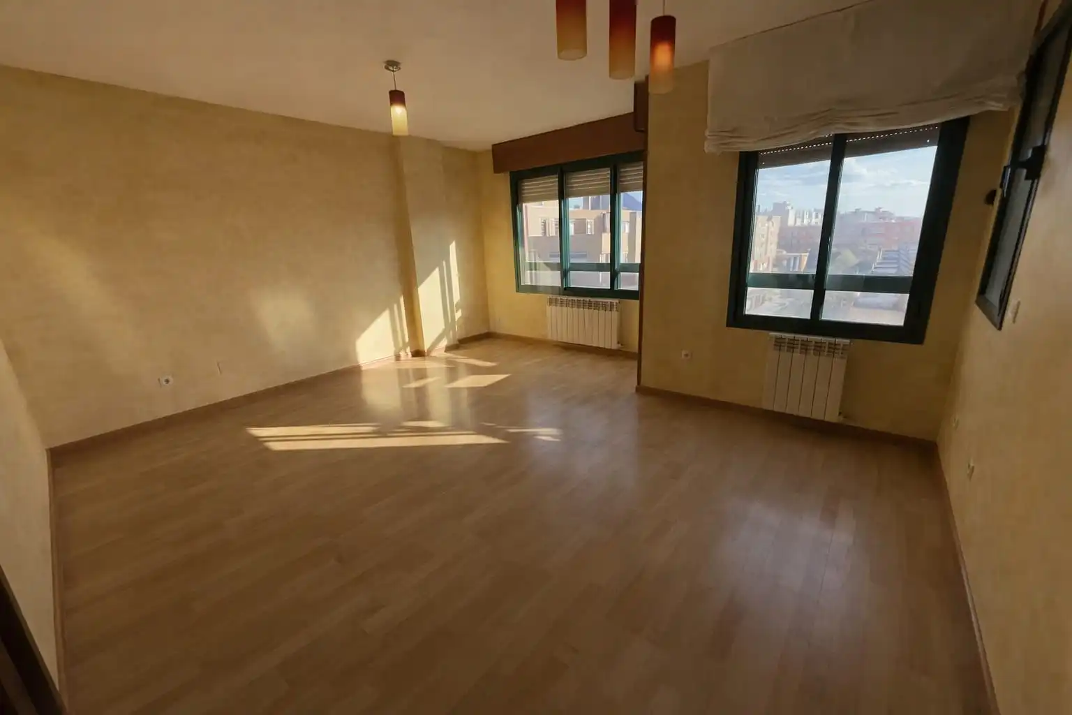 Living room of Attic for sale in Valladolid  with Air Conditioner, Heating and Parquet flooring