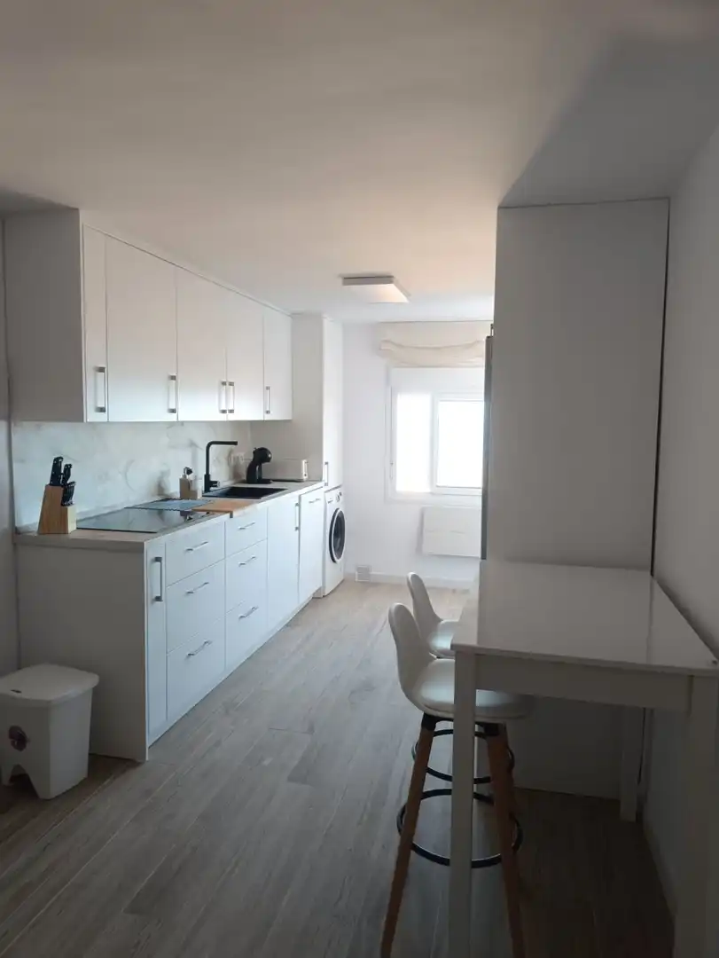 Cuina de Apartament de lloguer en Sotogrande amb Aire condicionat