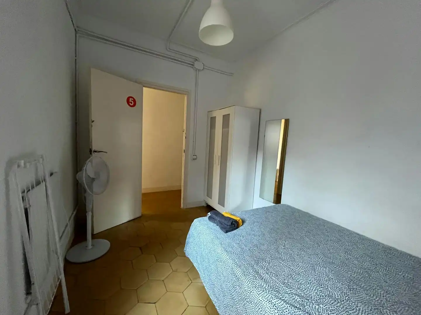 Habitación de Piso para compartir en Barcelona con Calefacción, Amueblado y Lavadora