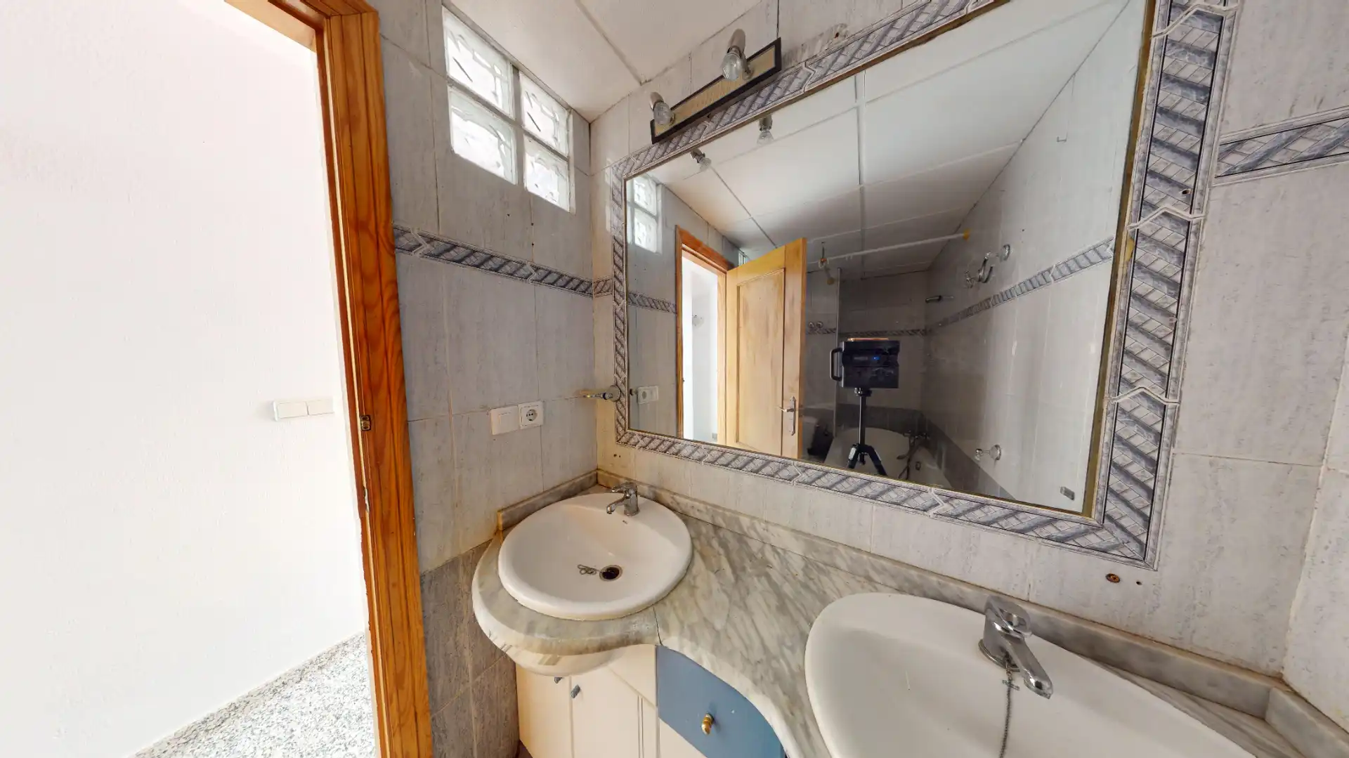 Bany de Casa adosada en venda en Orihuela amb Jardí privat, Terrassa i Balcó