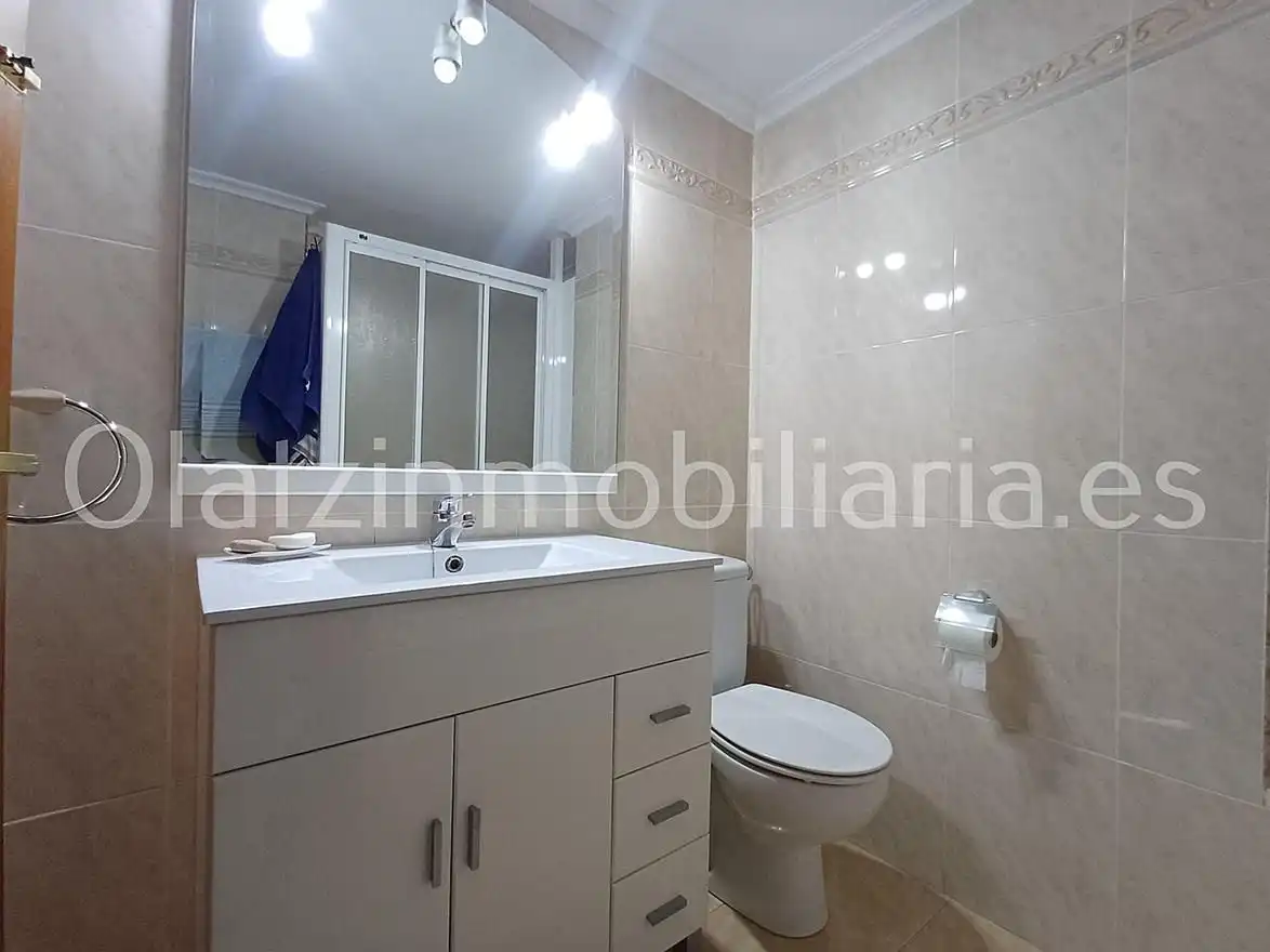 Bathroom of Flat for sale in Bilbao   with Heating, Terrace and Balcony