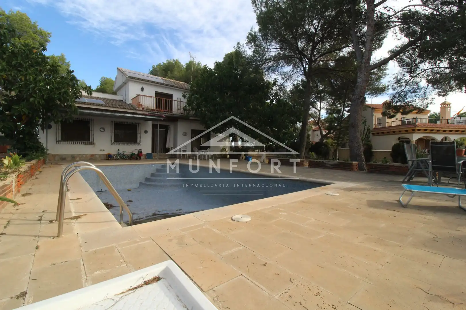 Vista exterior de Casa o xalet en venda en Pilar de la Horadada amb Jardí privat, Terrassa i Traster