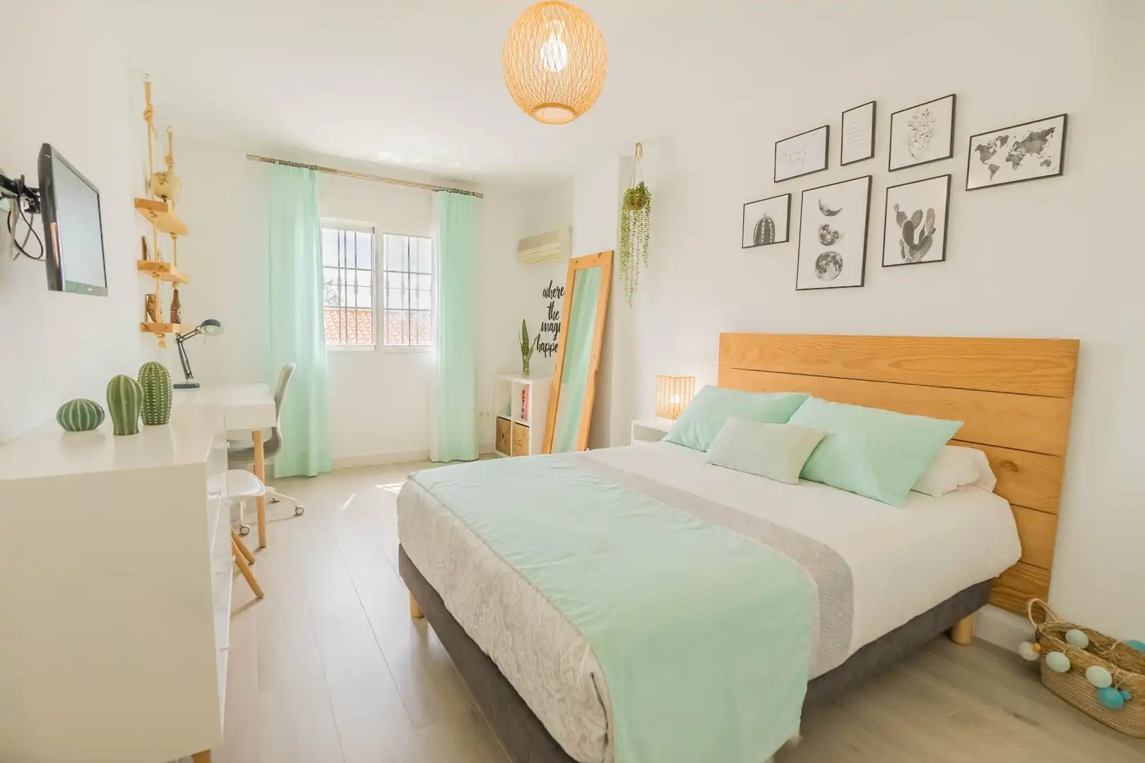 Bedroom of Houses for sale in Málaga  with Air Conditioner, Heating and Terrace