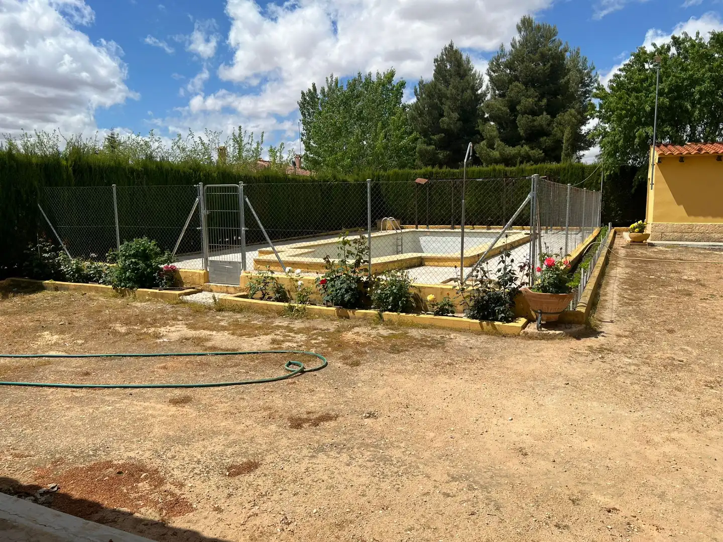 Piscina de Terreno en venta en Villarrobledo