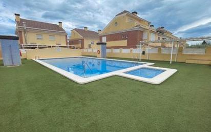 Casa adosada en venda a Heliópolis, Benicasim / Benicàssim