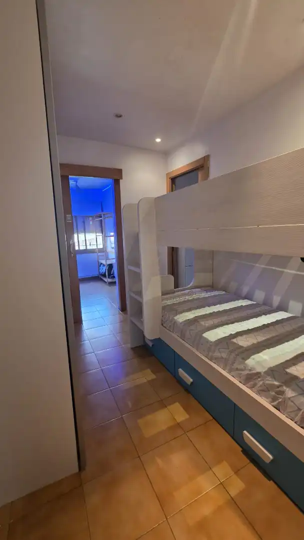 Dormitori de Casa adosada en venda en Barcelona amb Aire condicionat, Jardí privat i Terrassa