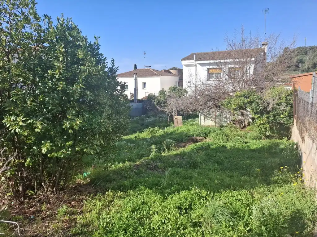 Residential land for sale in Calle Bergueda