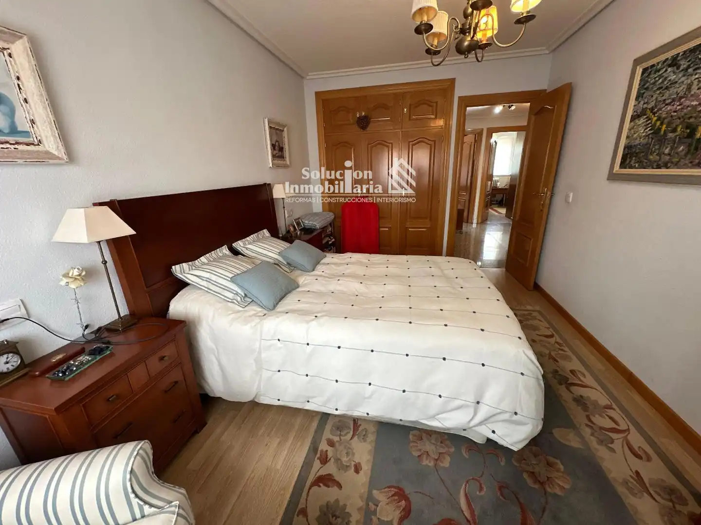 Schlafzimmer von Einfamilien-Reihenhaus zum Verkauf in Salamanca mit Heizung, Privatgarten und Möbliert