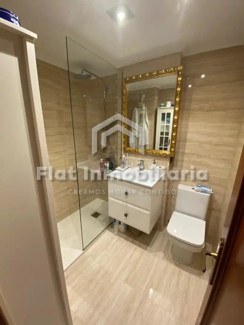 Baño de Piso en venta en Castro-Urdiales con Calefacción, Parquet y Terraza