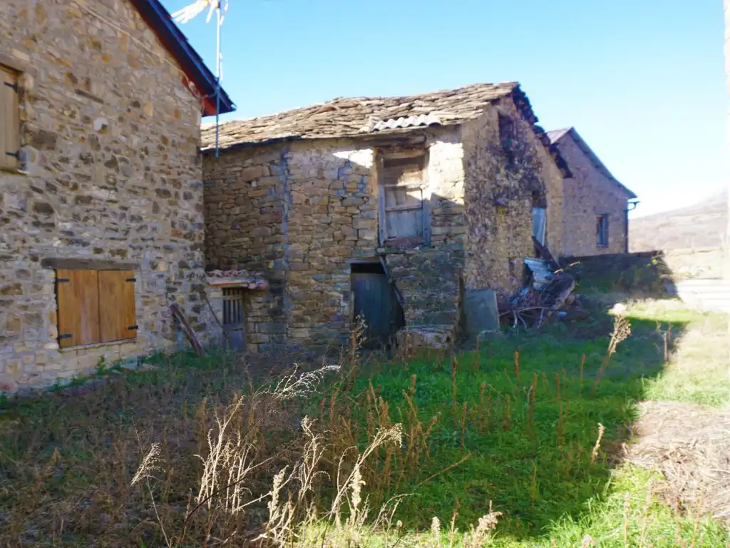 Houses for sale in Beranuy