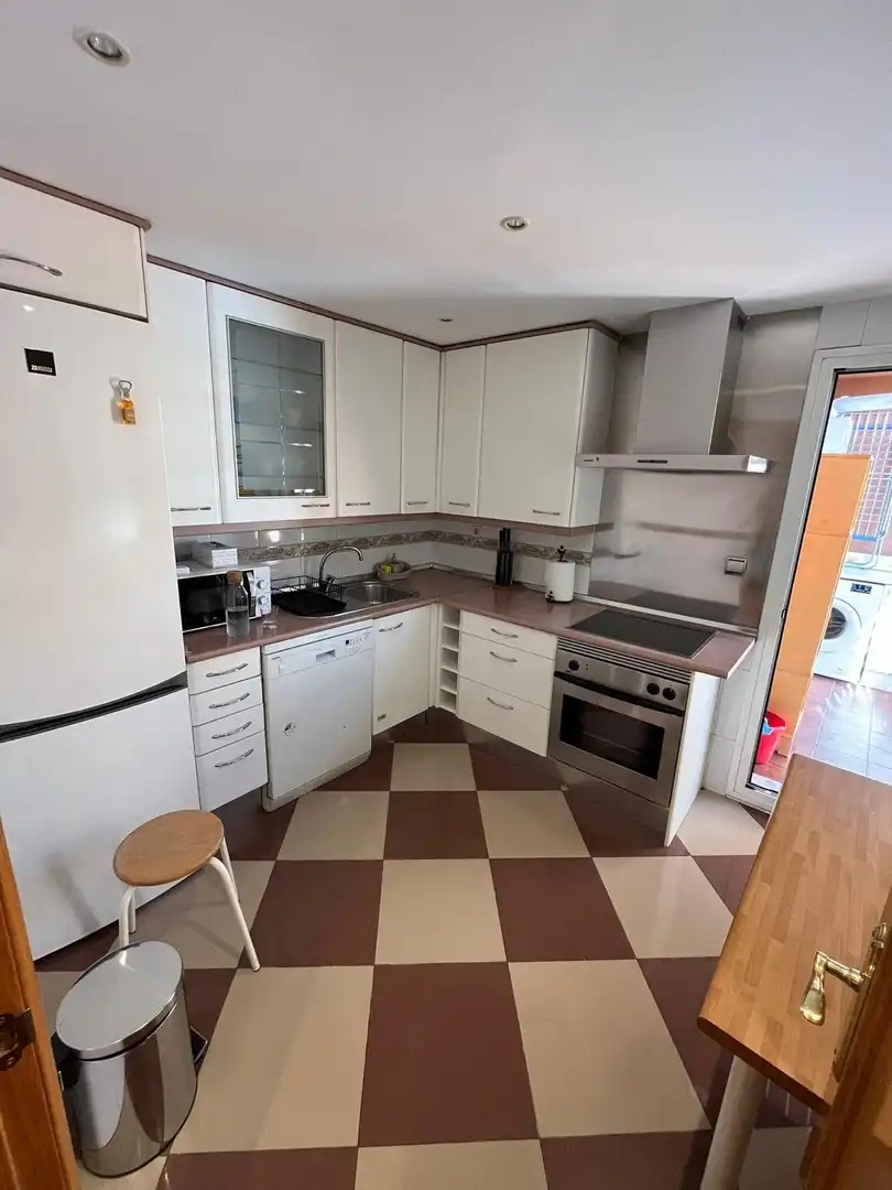 Cuina de Apartament en venda en Villaviciosa de Odón amb Aire condicionat, Calefacció i Jardí privat