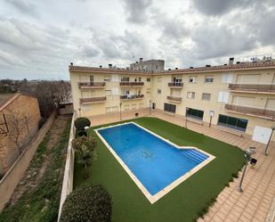 Piscina de Apartament en venda en L'Aldea amb Aire condicionat, Calefacció i Jardí privat