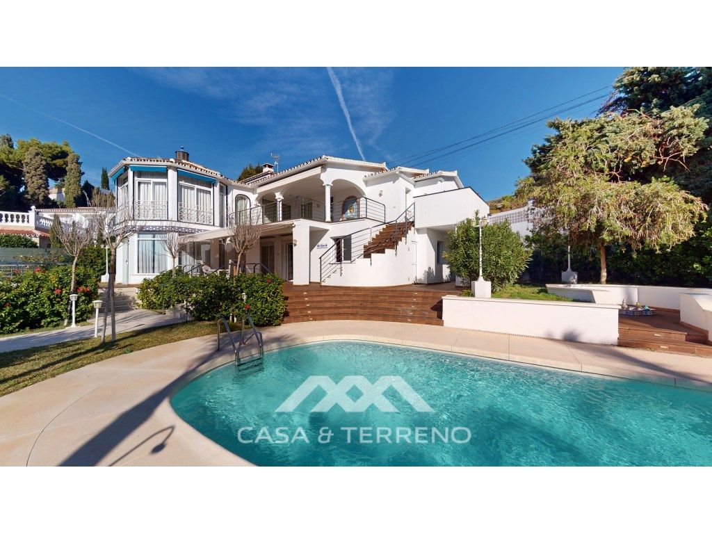 Exterior view of House or chalet for sale in Vélez-Málaga  with Air Conditioner, Private garden and Terrace