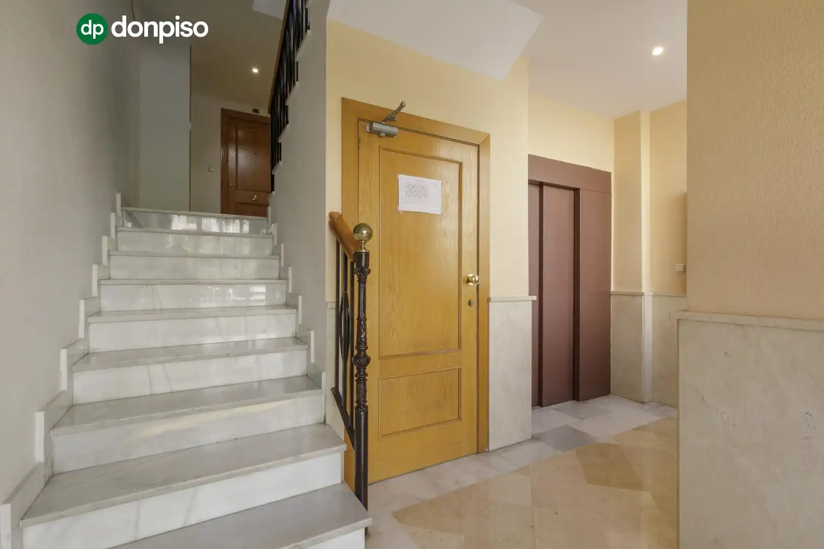 Apartament en venda en Granada amb Piscina comunitària
