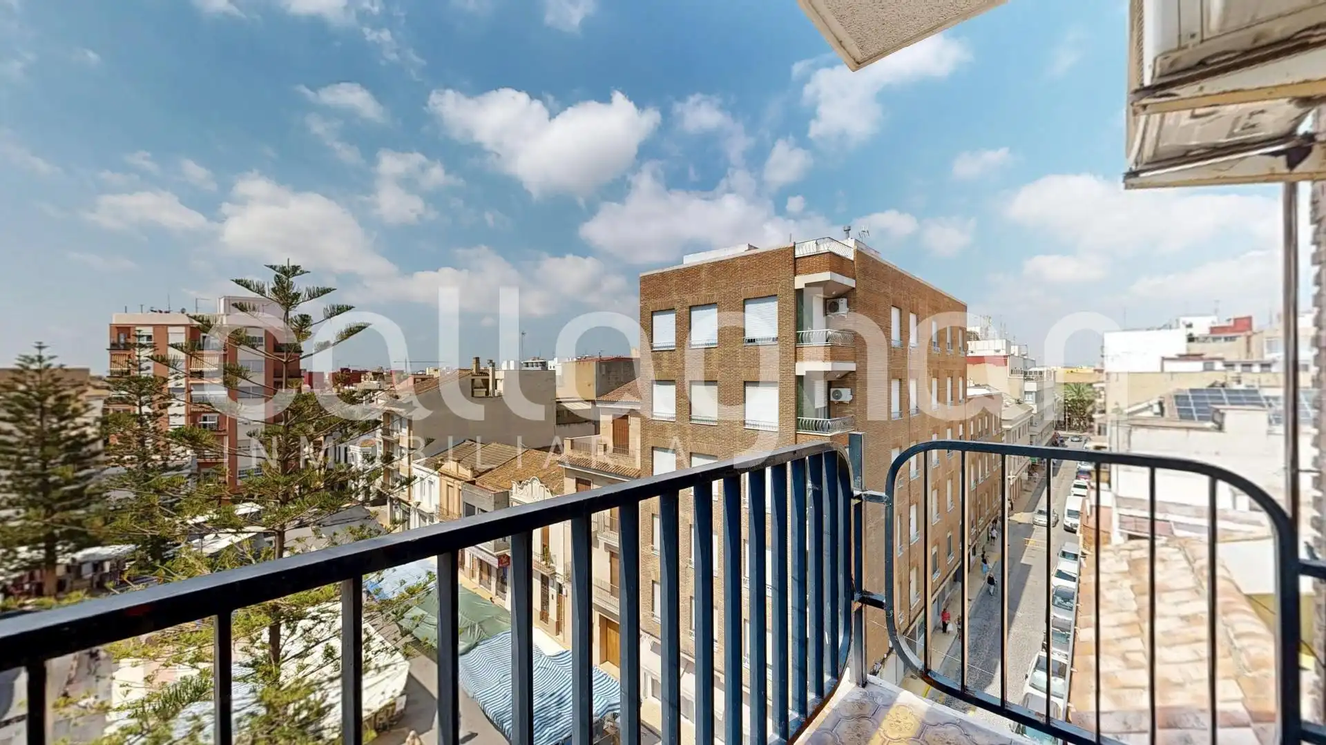 Vista exterior de Piso en venta en Catarroja con Calefacción y Balcón