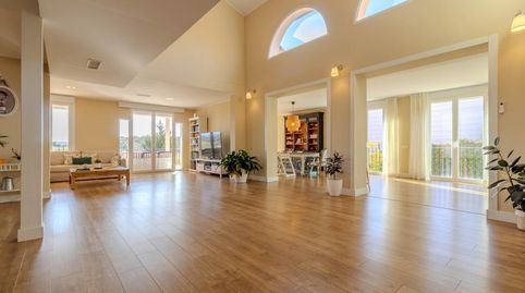 EXCLUSIVO CHALET DE LUJO EN CABANILLAS, JUNTO AL GOLF CON PISCINA UNA PARCELA DE 1450M2!!