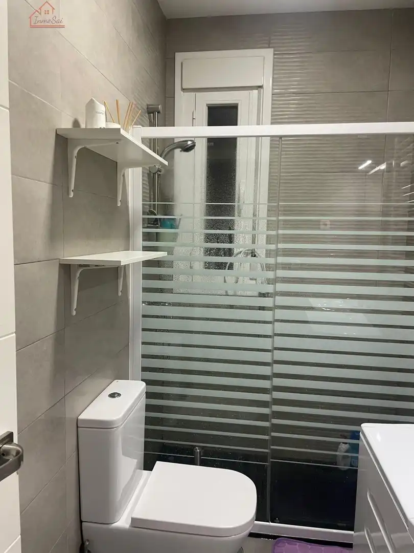 Baño de Piso de alquiler en Madrid con Aire acondicionado, Calefacción y Amueblado