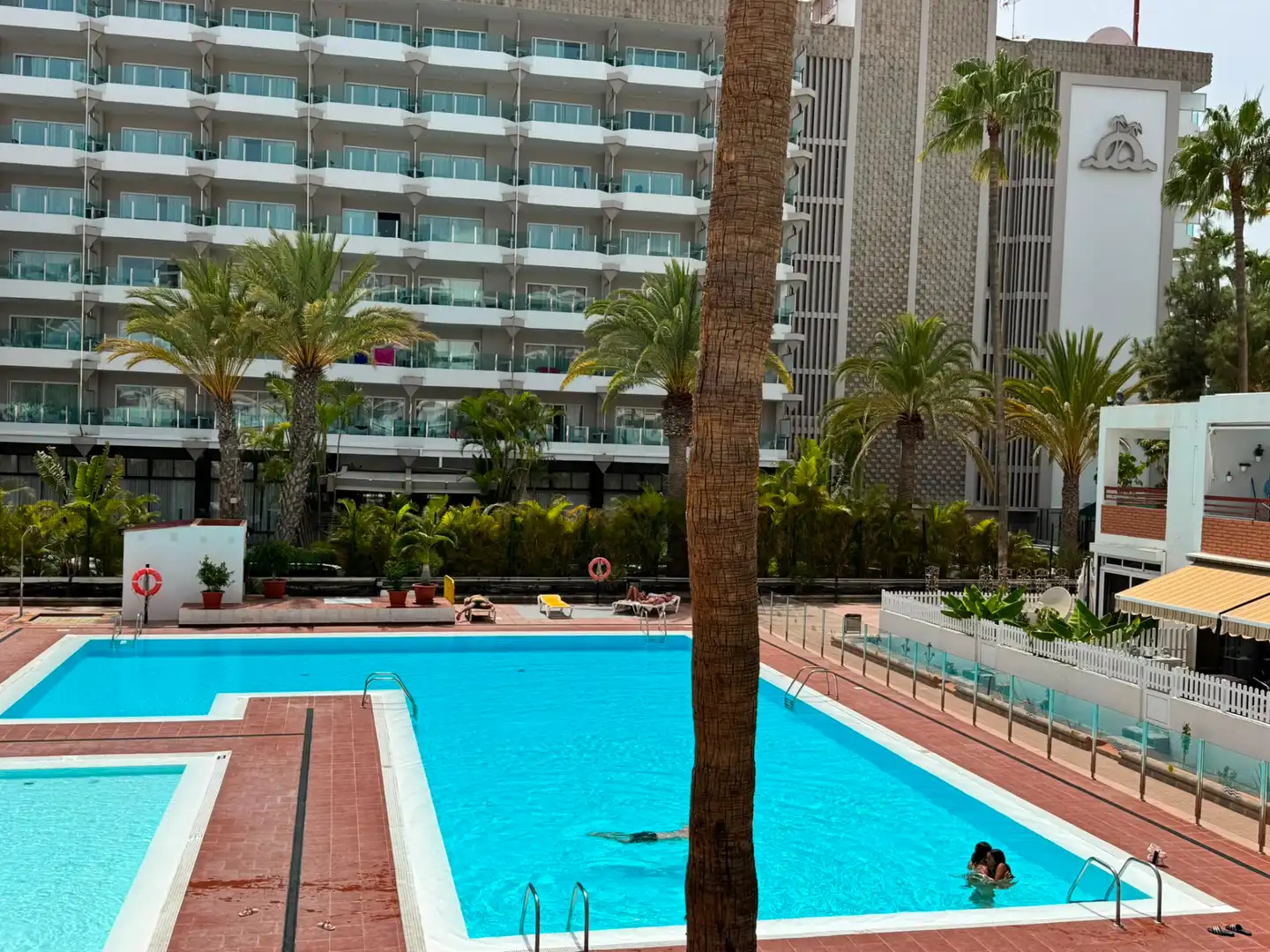 Piscina de Estudi en venda en San Bartolomé de Tirajana amb Aire condicionat, Terrassa i Moblat