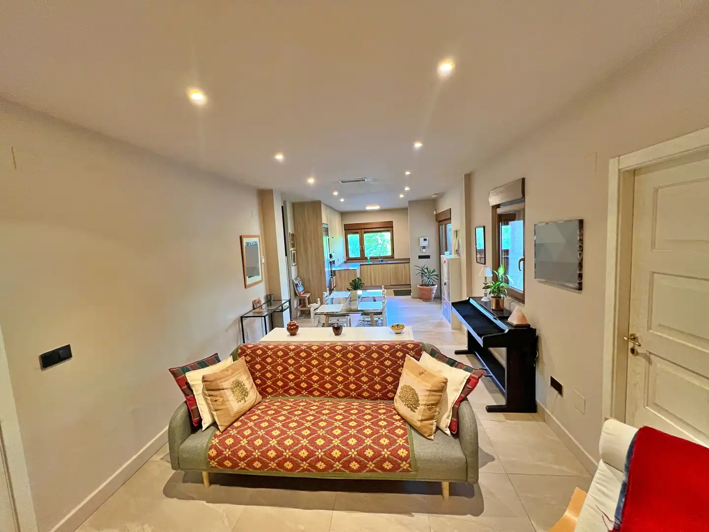 Sala de estar de Casa o chalet en venta en Lugo con Aire acondicionado, Calefacción y Jardín privado