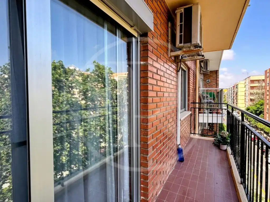 Terrasse von Wohnungen zum Verkauf in Valencia mit Klimaanlage und Balkon