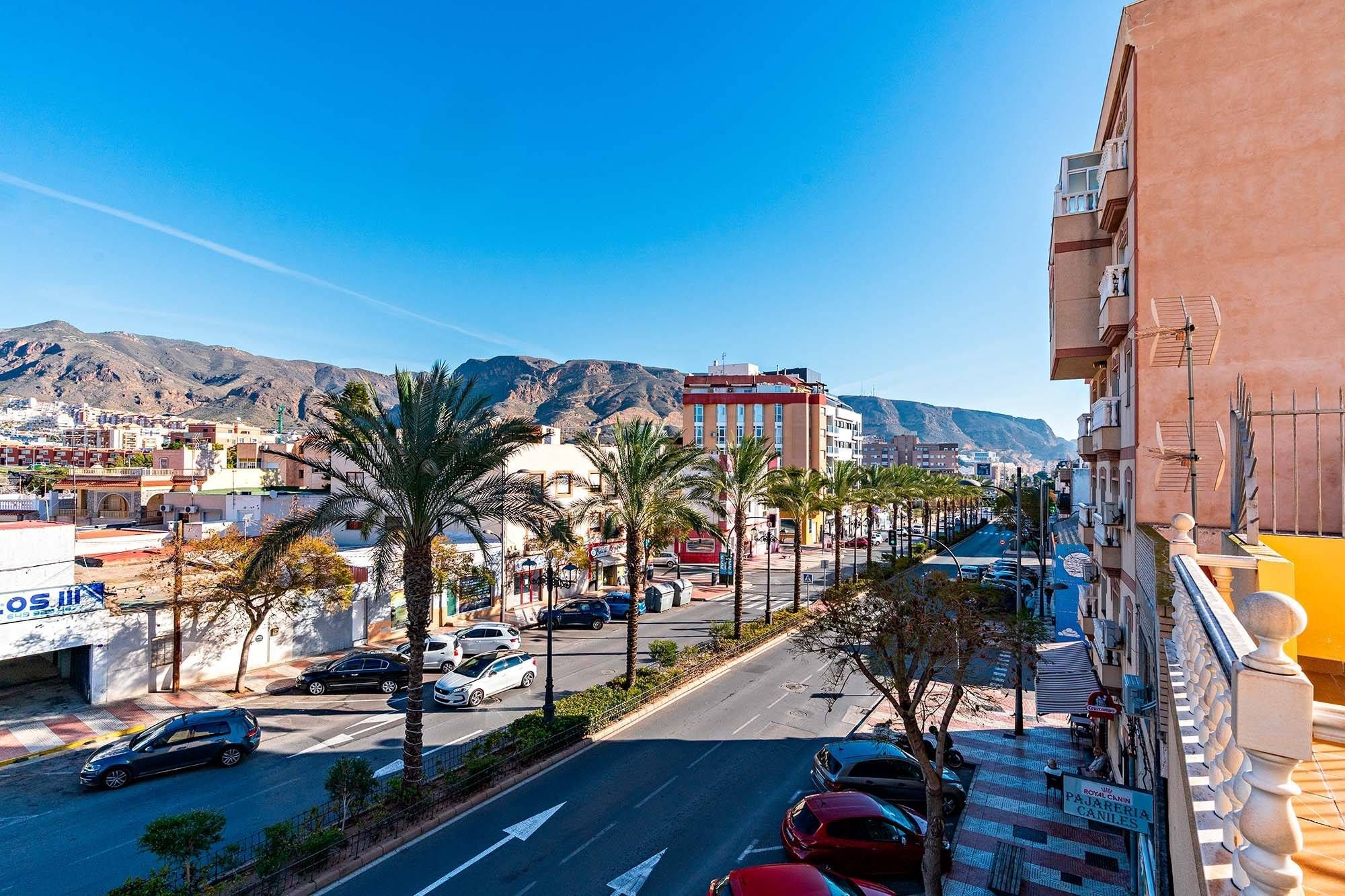 Vista exterior de Edificio en venta en Roquetas de Mar