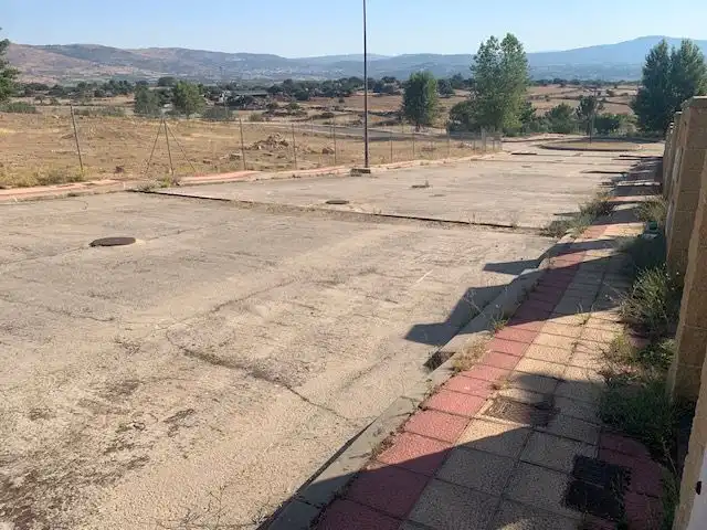 Residential zum Verkauf in PUENTE PASIL, El Tiemblo