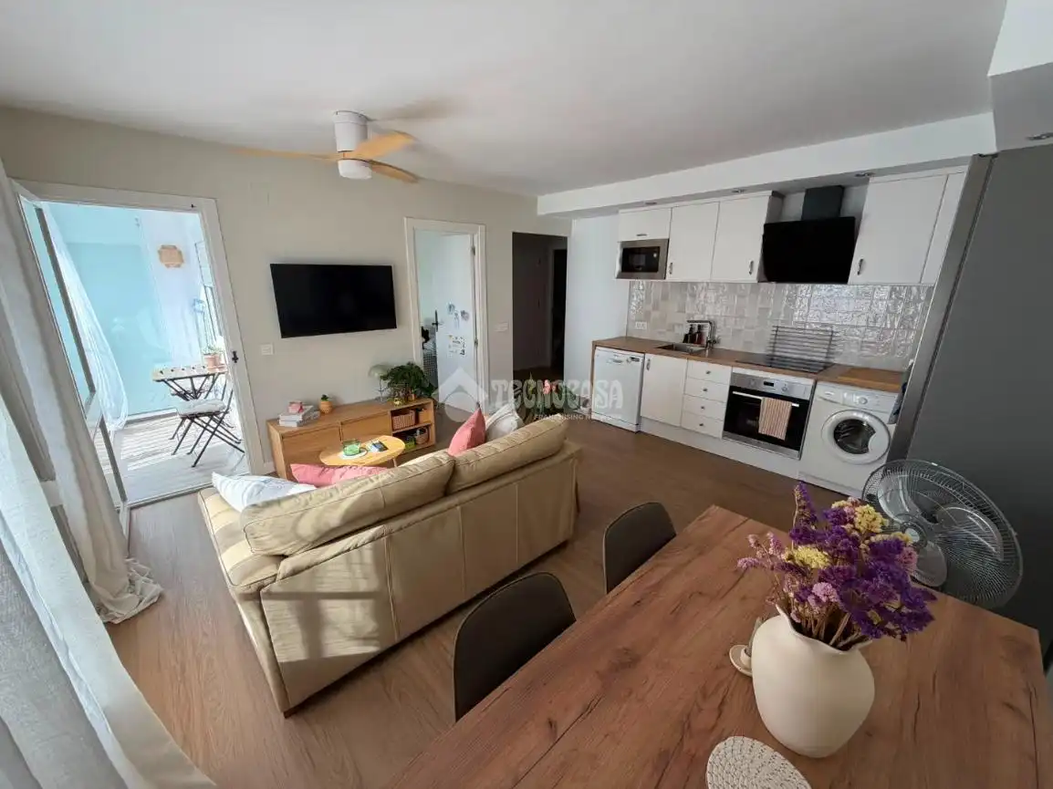 Wohnzimmer von Wohnung zum Verkauf in Manilva mit Parkett und Gemeinschaftspool